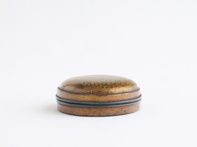 Incense container with "Kogō no Tsubone" Design_4