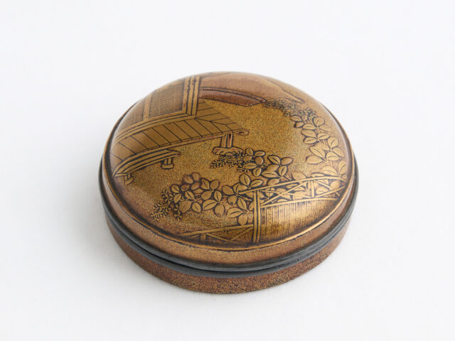 Incense container with "Kogō no Tsubone" Design_5