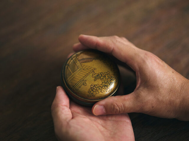 Incense container with "Kogō no Tsubone" Design_8