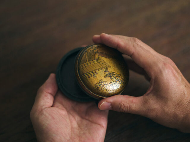 Incense container with "Kogō no Tsubone" Design_9