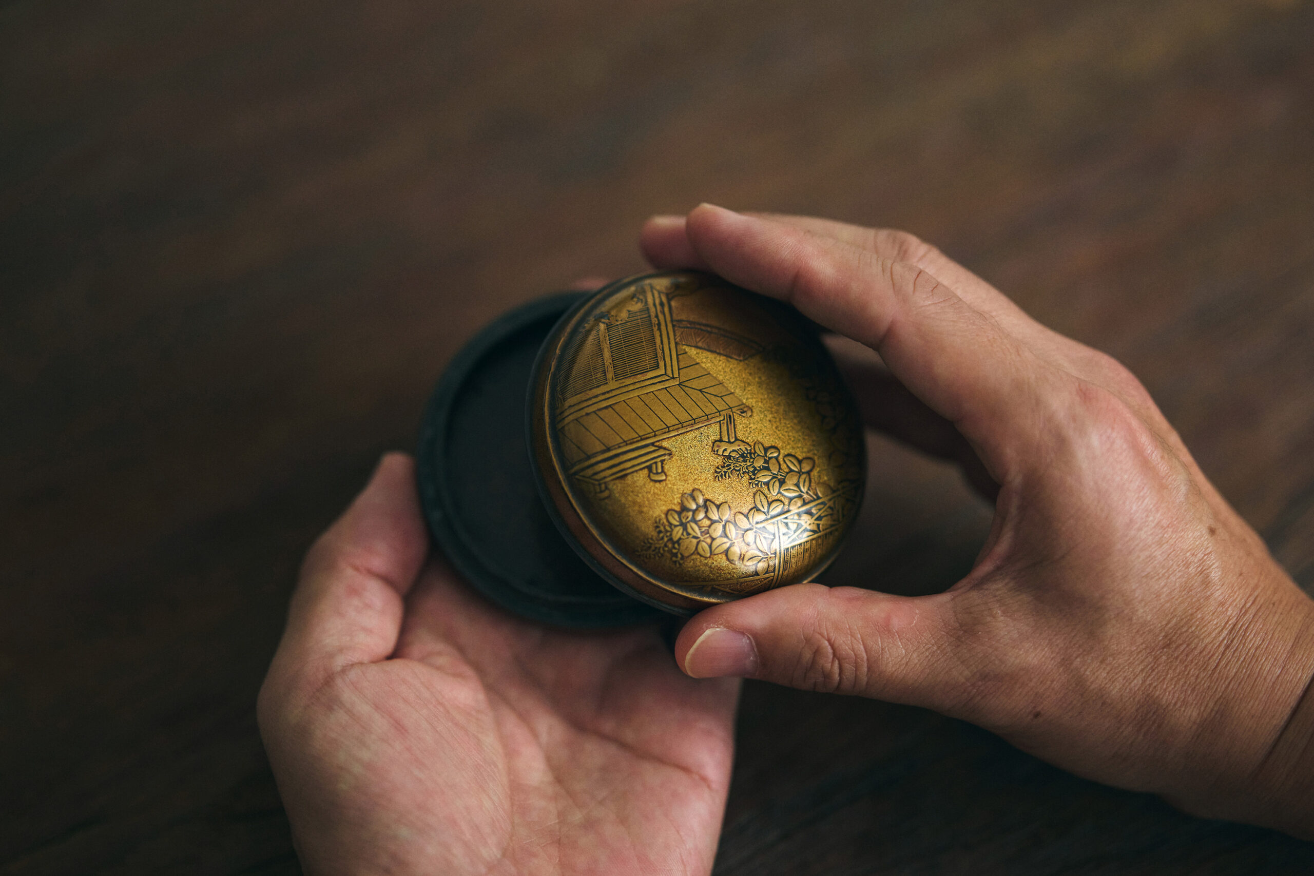 Incense container with "Kogō no Tsubone" Design_9